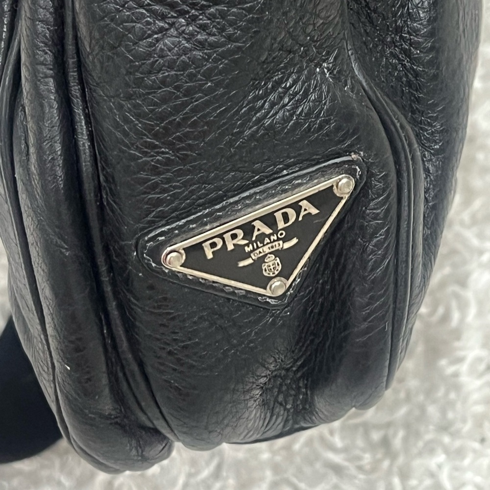 Prada Vitello Daino crossbody bag - Picture 9 of 16